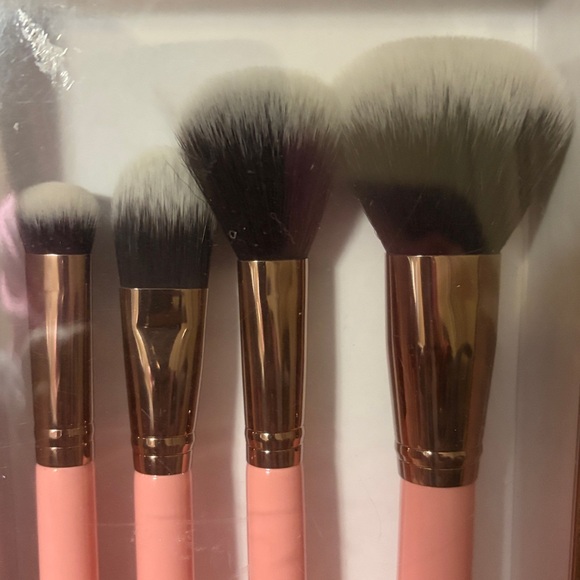 Luxie Pink and Rose Gold Face Brush Set BNIB sealed - Picture 4 of 4